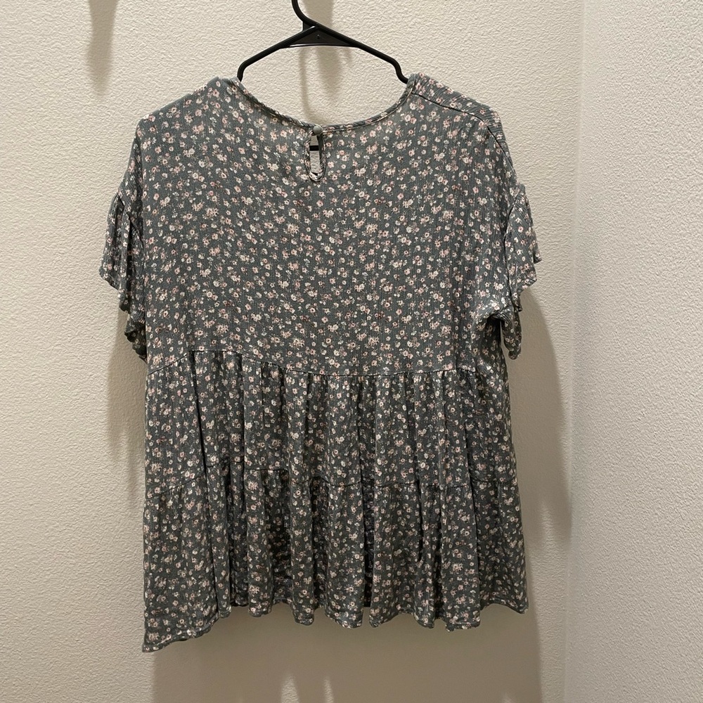 Sage Floral Tiered Blouse - Picture 3 of 3